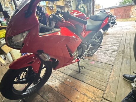 2021 Honda CBR 300R, красный, 610000 рублей, вид 5