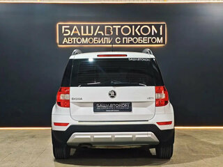 2016 Skoda Yeti I Рестайлинг, белый, 1030000 рублей, вид 5