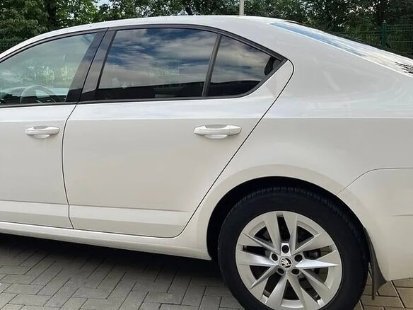 2018 Skoda Octavia III (A7) Рестайлинг, белый, 1450000 рублей - вид 7
