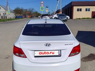 2015 Hyundai Solaris I Рестайлинг, белый, 800000 рублей, вид 3
