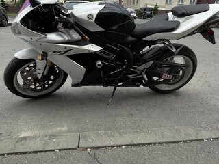 2005 Yamaha YZF-R1, белый, 470000 рублей, вид 1