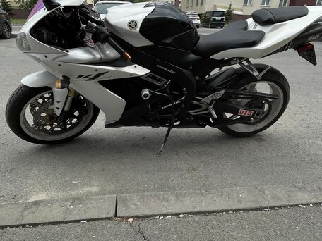 2005 Yamaha YZF-R1, белый, 470000 рублей, вид 1