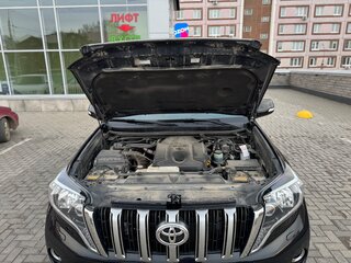 2016 Toyota Land Cruiser Prado 150 Series Рестайлинг 1, чёрный, 3550000 рублей, вид 1