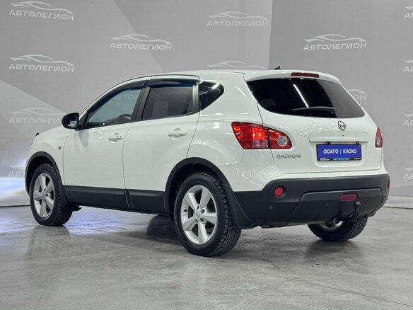 2008 Nissan Qashqai I, белый - вид 3