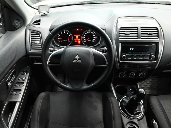 2012 Mitsubishi ASX I Рестайлинг, белый, 900000 рублей - вид 12