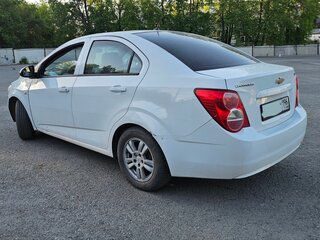 2013 Chevrolet Aveo II, белый, 625000 рублей, вид 3