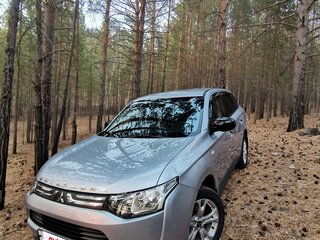 2013 Mitsubishi Outlander III, серебристый, 1450000 рублей, вид 1