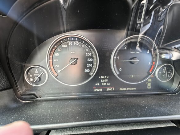 2011 BMW 5 серии 520d VI (F10/F11/F07), чёрный, 1600000 рублей - вид 8