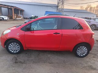 2007 Toyota Yaris II, красный, 270000 рублей, вид 3