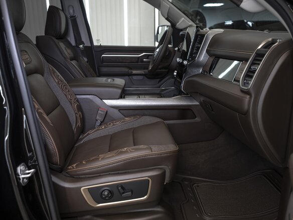 2026 Ram 1500 Crew Cab eTorque V Рестайлинг, чёрный, 12019113 рублей - вид 19
