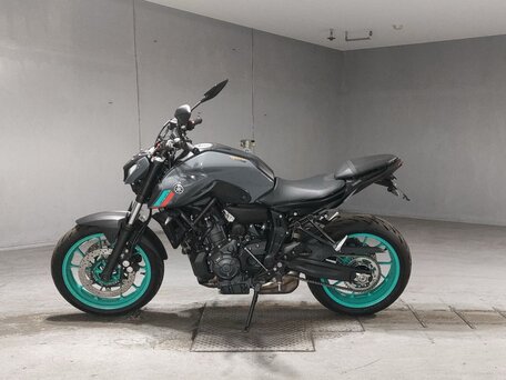2023 Yamaha MT-07 (FZ-07), чёрный, 734000 рублей, вид 2