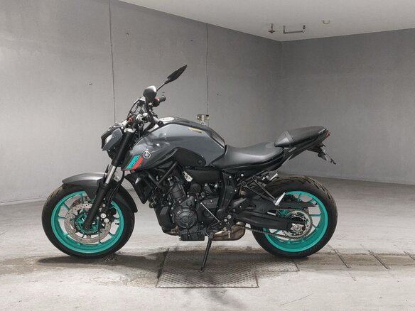 2023 Yamaha MT-07 (FZ-07), чёрный, 734000 рублей - вид 1