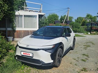 2022 Toyota bZ4X I, белый, 4000000 рублей, вид 4
