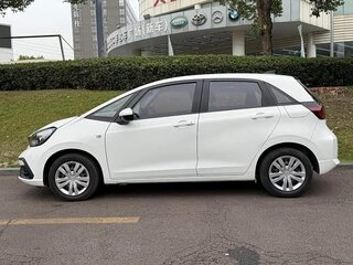 2023 Honda Fit IV Рестайлинг, белый, 965000 рублей, вид 5
