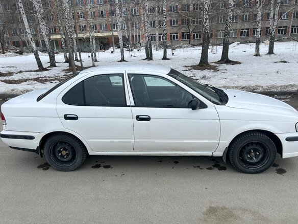 1999 Nissan Sunny B15, белый - вид 9