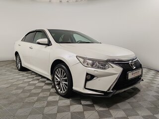 2016 Toyota Camry VII (XV50) Рестайлинг, белый, 1800000 рублей, вид 3