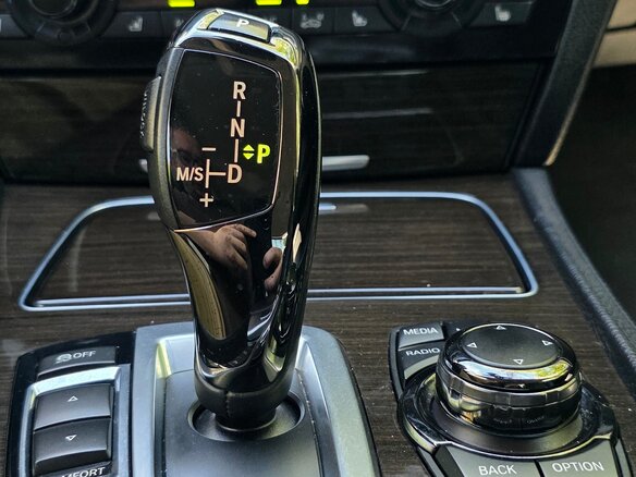 2013 BMW 7 серии Long 750Li xDrive V (F01/F02/F04) Рестайлинг, чёрный, 1400000 рублей - вид 20