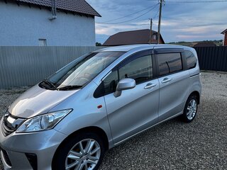 2015 Honda Freed I Рестайлинг 2, серебристый, 1290000 рублей, вид 3