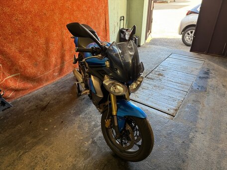 2015 Triumph Street Triple, синий, 560000 рублей, вид 4