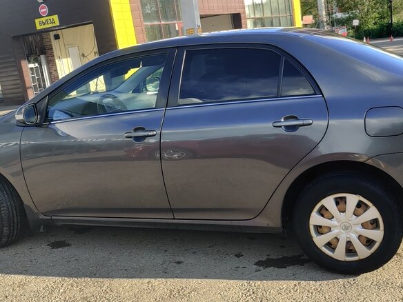 2011 Toyota Corolla X (E140, E150) Рестайлинг, серый, 850000 рублей - вид 1