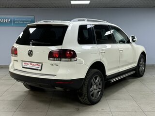 2010 Volkswagen Touareg I Рестайлинг, белый, 1215000 рублей, вид 5