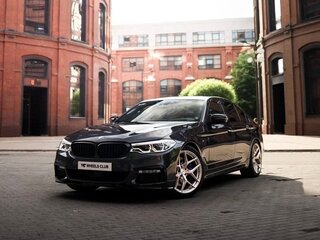 2017 BMW 5 серии 540i xDrive VII (G30/G31/G38), серый, 3450000 рублей, вид 1