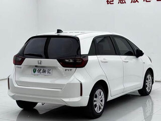 2021 Honda Fit IV, белый, 1140000 рублей, вид 5