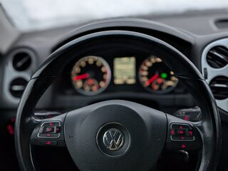 2012 Volkswagen Tiguan I Рестайлинг, чёрный, 1300000 рублей, вид 2