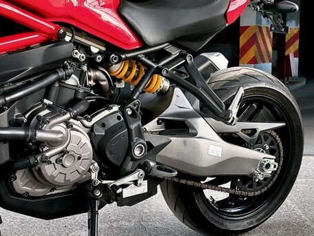 2020 Ducati Monster 821, красный, 800000 рублей, вид 4