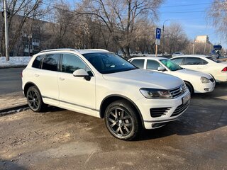 2016 Volkswagen Touareg II Рестайлинг, белый, 3200000 рублей, вид 1