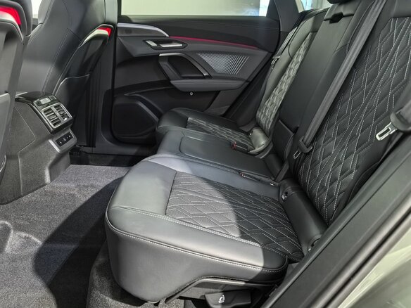 2026 Audi Q5 L III (GU), зелёный - вид 12