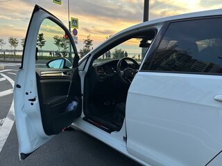 2017 Volkswagen Golf GTI VII, белый, 1900000 рублей, вид 5
