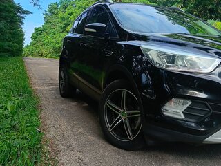 2018 Ford Kuga II Рестайлинг, чёрный, 1700000 рублей, вид 3
