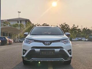 2018 Toyota RAV4 IV (XA40) Рестайлинг, белый, 1900000 рублей, вид 2