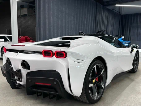 2021 Ferrari SF90 Stradale I, белый, 31990000 рублей, вид 4