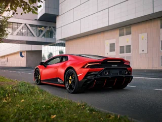 2021 Lamborghini Huracán I Рестайлинг, красный, 26000000 рублей, вид 5
