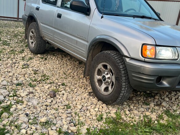 2002 Isuzu Rodeo II, серебристый, 320000 рублей - вид 4