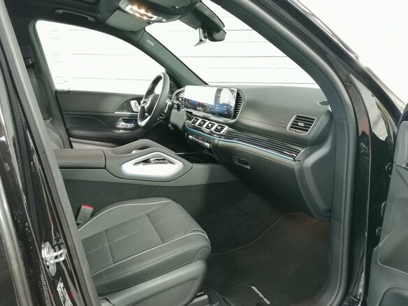 2025 Mercedes-Benz GLS 450 II (X167) Рестайлинг, чёрный, 22454000 рублей - вид 3