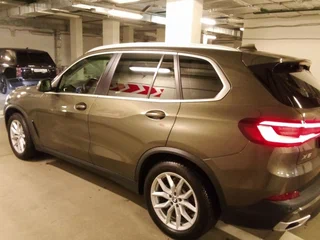 2020 BMW X5 25d IV (G05/G18), зелёный, 4250000 рублей, вид 3