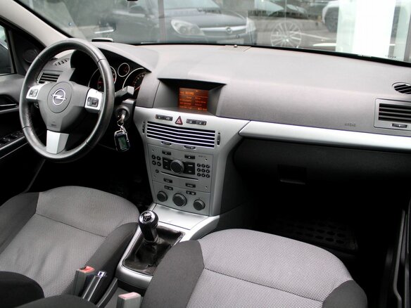 2011 Opel Astra H Рестайлинг, чёрный, 510000 рублей - вид 8