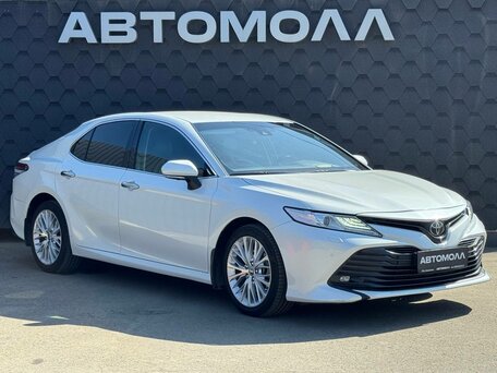 Toyota Camry VIII (XV70)