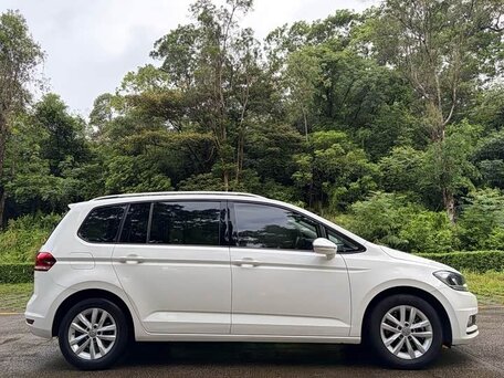 2018 Volkswagen Touran Cross L II, белый, 1850000 рублей, вид 5