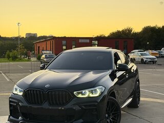 2021 BMW X6 40i III (G06), чёрный, 7500000 рублей, вид 3