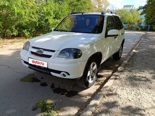 2017 Chevrolet Niva I Рестайлинг, белый, 750000 рублей, вид 2