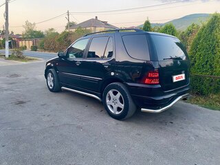 2001 Mercedes-Benz M-Класс 320 I (W163) Рестайлинг, чёрный, 800000 рублей, вид 5