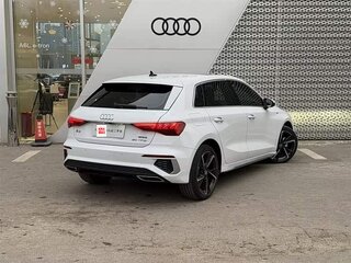 2022 Audi A3 Sportback 35 TFSI IV (8Y), белый, 1888505 рублей, вид 5