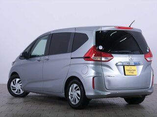 2020 Honda Freed II Рестайлинг, серый, 1479000 рублей, вид 4