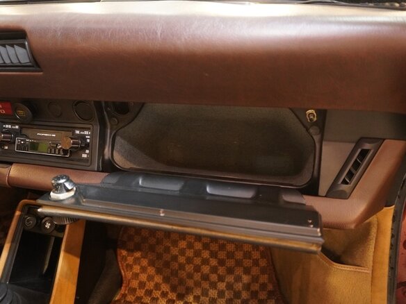 1981 Porsche 911 II (911, 930), красный - вид 24