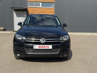 2011 Volkswagen Touareg II, чёрный, 2200000 рублей, вид 2
