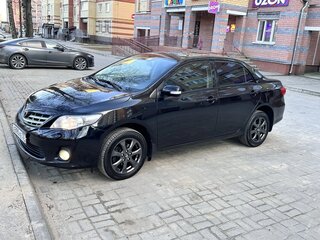 2011 Toyota Corolla X (E140, E150) Рестайлинг, чёрный, 1100000 рублей, вид 2